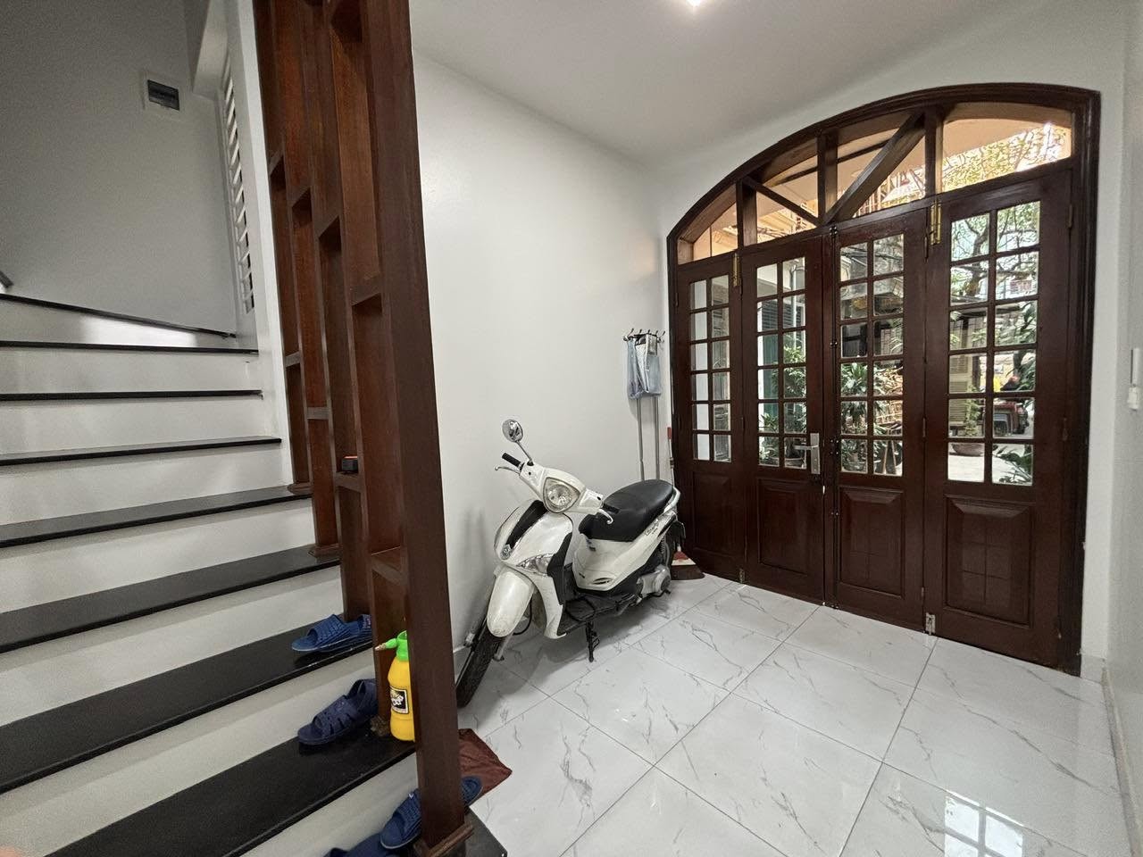 Cho thuê nhà làm VP, Spa, KD online Phố Hoàng Ngọc Phách, 4 tầng x 50m2 - Ảnh 1